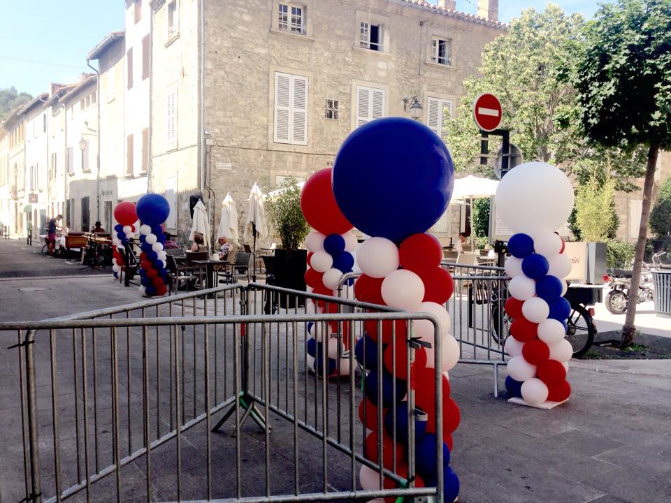 Décoration Festive avec des Ballons pour le 14 Juillet