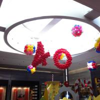 Ballons anniversaire, centre commercial Orange