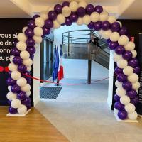 Arche inauguration avec ruban rouge