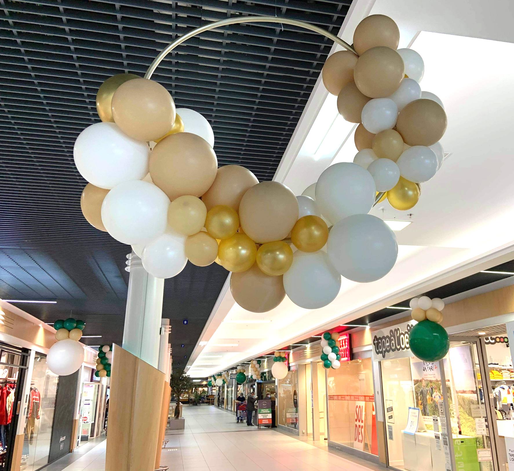Cerceau avec ballons décoration boutique
