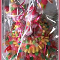 Décoration de table avec bonbons.