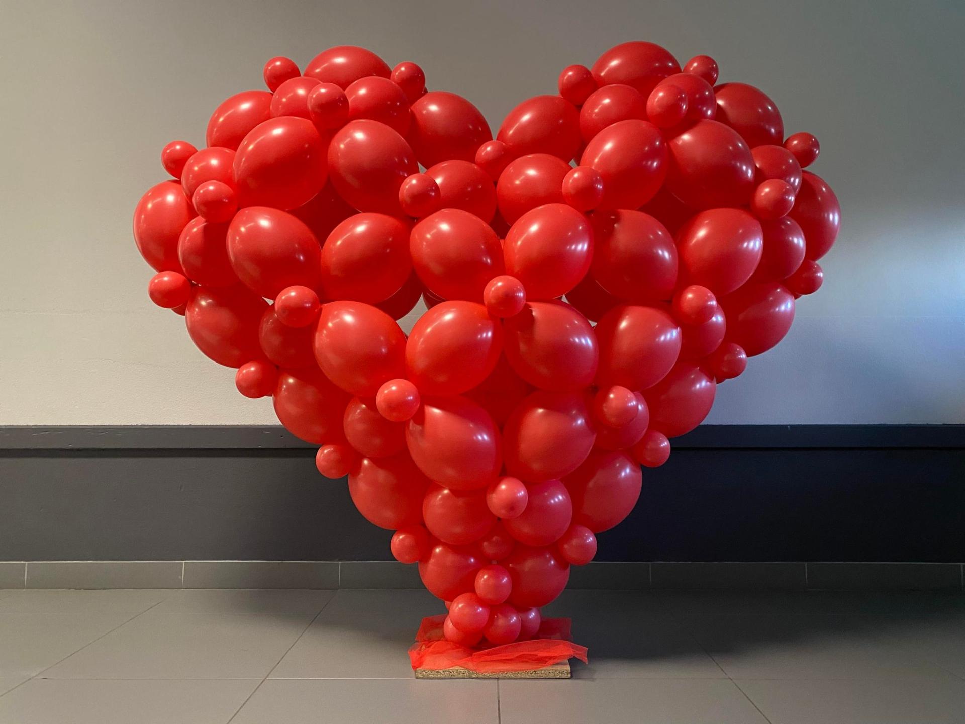 Coeur géant en ballon