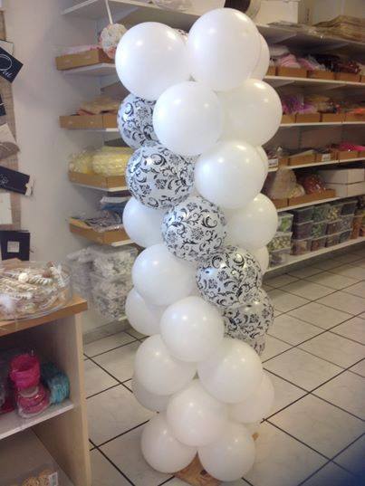 ballons blanc et noir