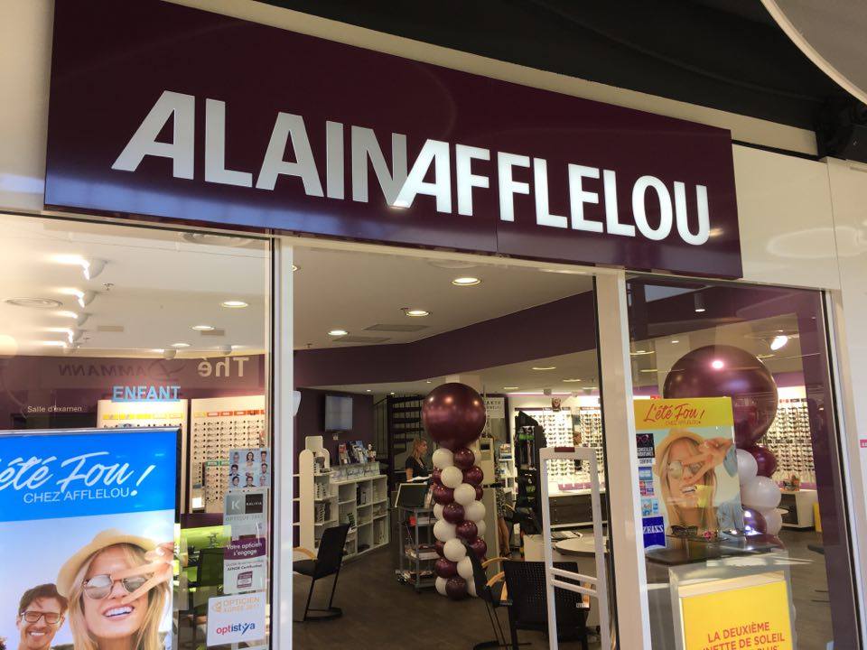 Totem avec ballon géant magasin Montpellier