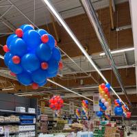 Déco magasin avec structure ballon