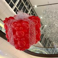 Paquet cadeau géant en Ballons