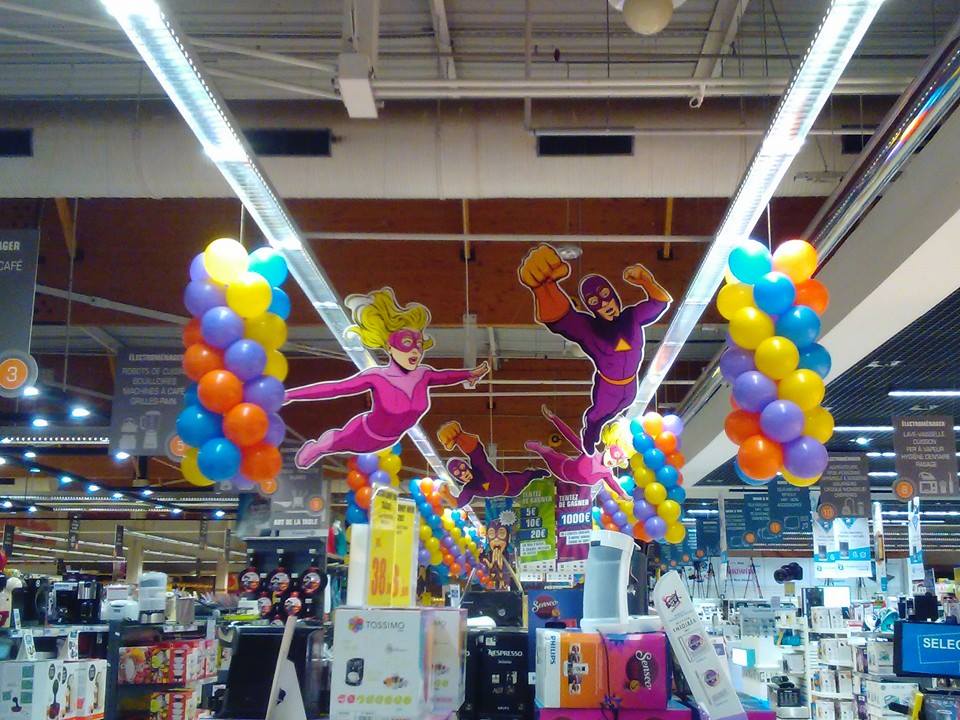 Ballons de décoration pour hypermarché