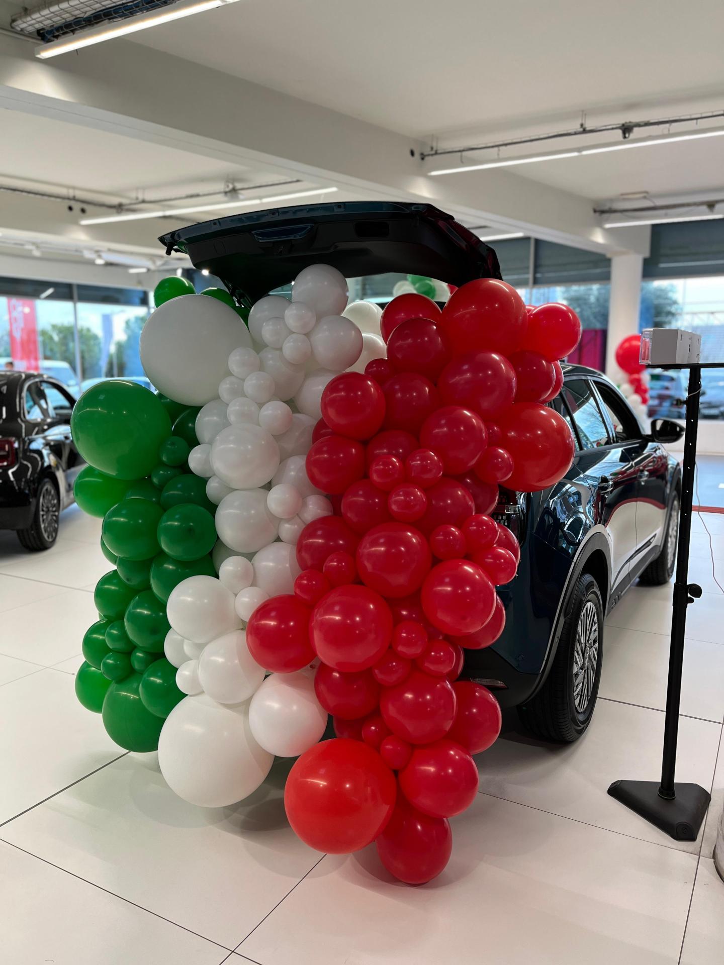 Ballons coffre voiture concession Fiat Montpellier