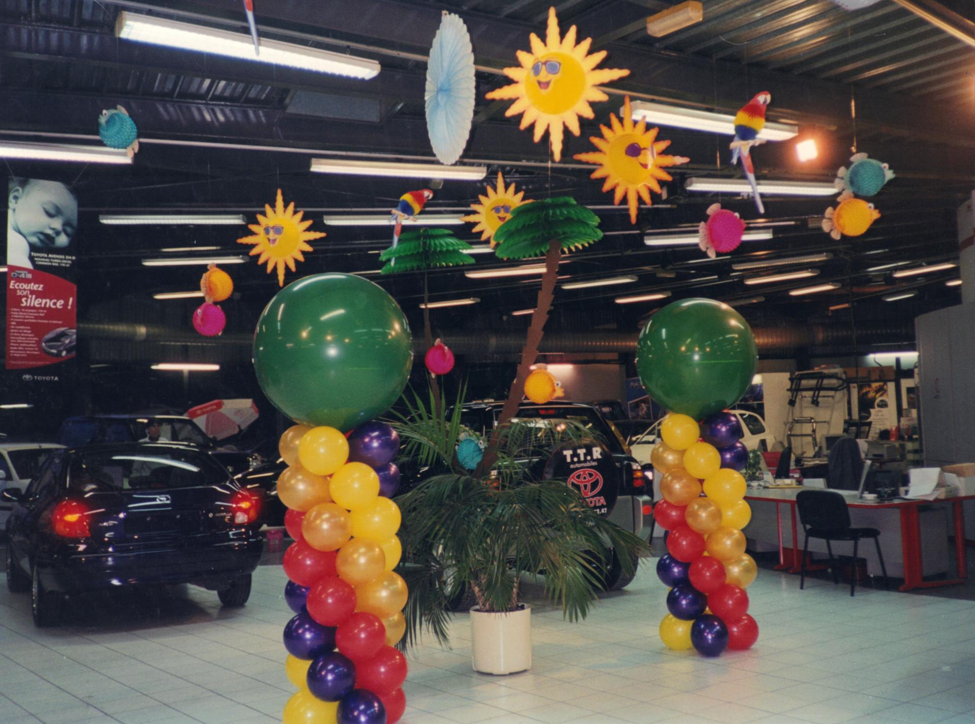 Décoration Ballons thème exotique concession Toyota