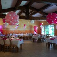 Décoration Ballons Baptême : blanc, rose et fuchsia.