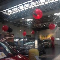 Cascade de Ballons Lancement du Kadjar concession Renault Nîmes