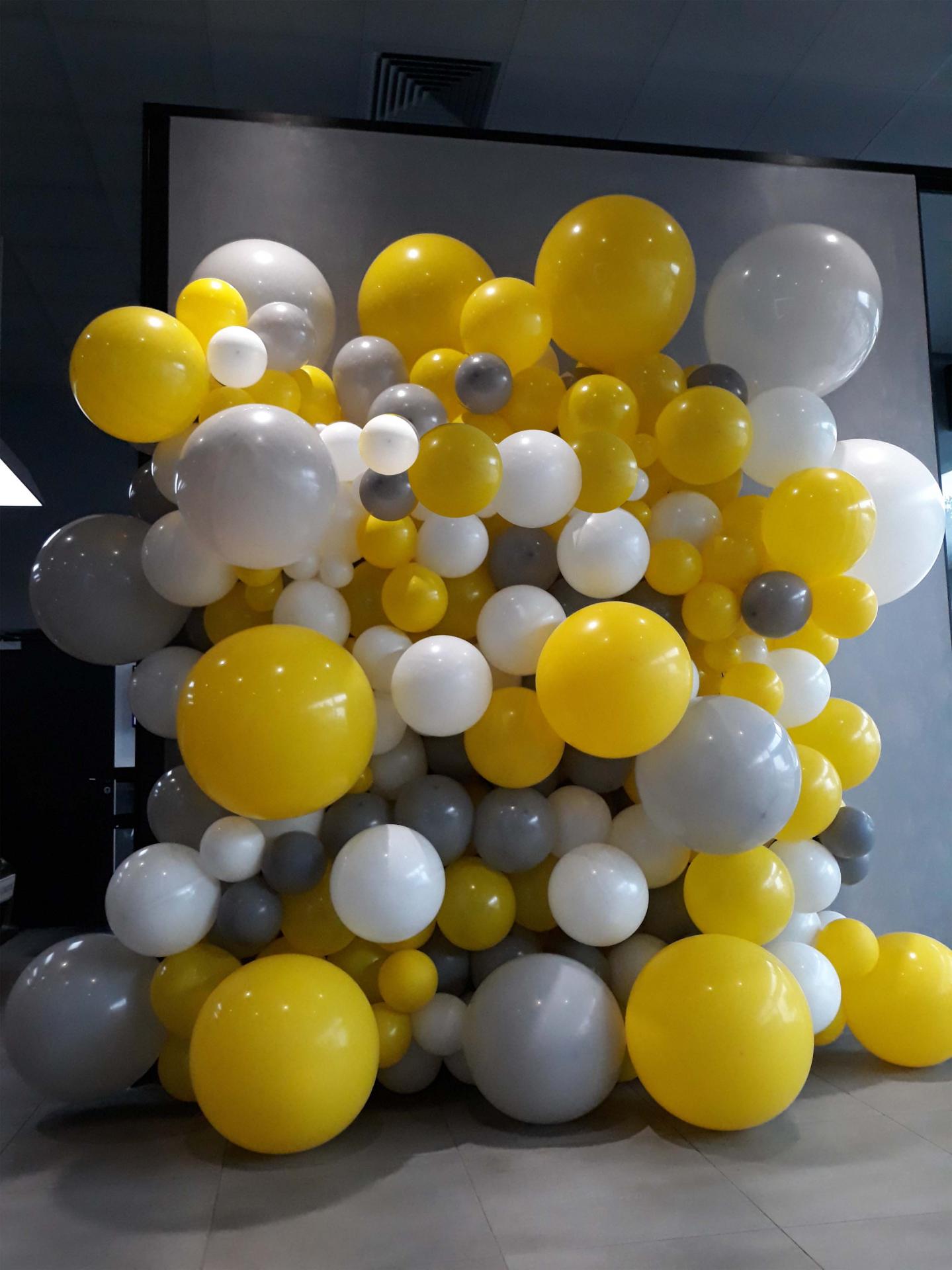 comment réaliser une grappe décoration de ballons organiques en latex