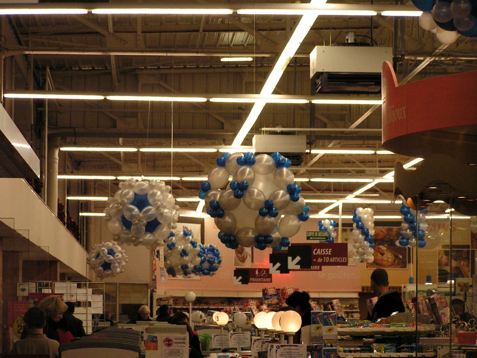 Décoration Ballons blanc, bleu et argent