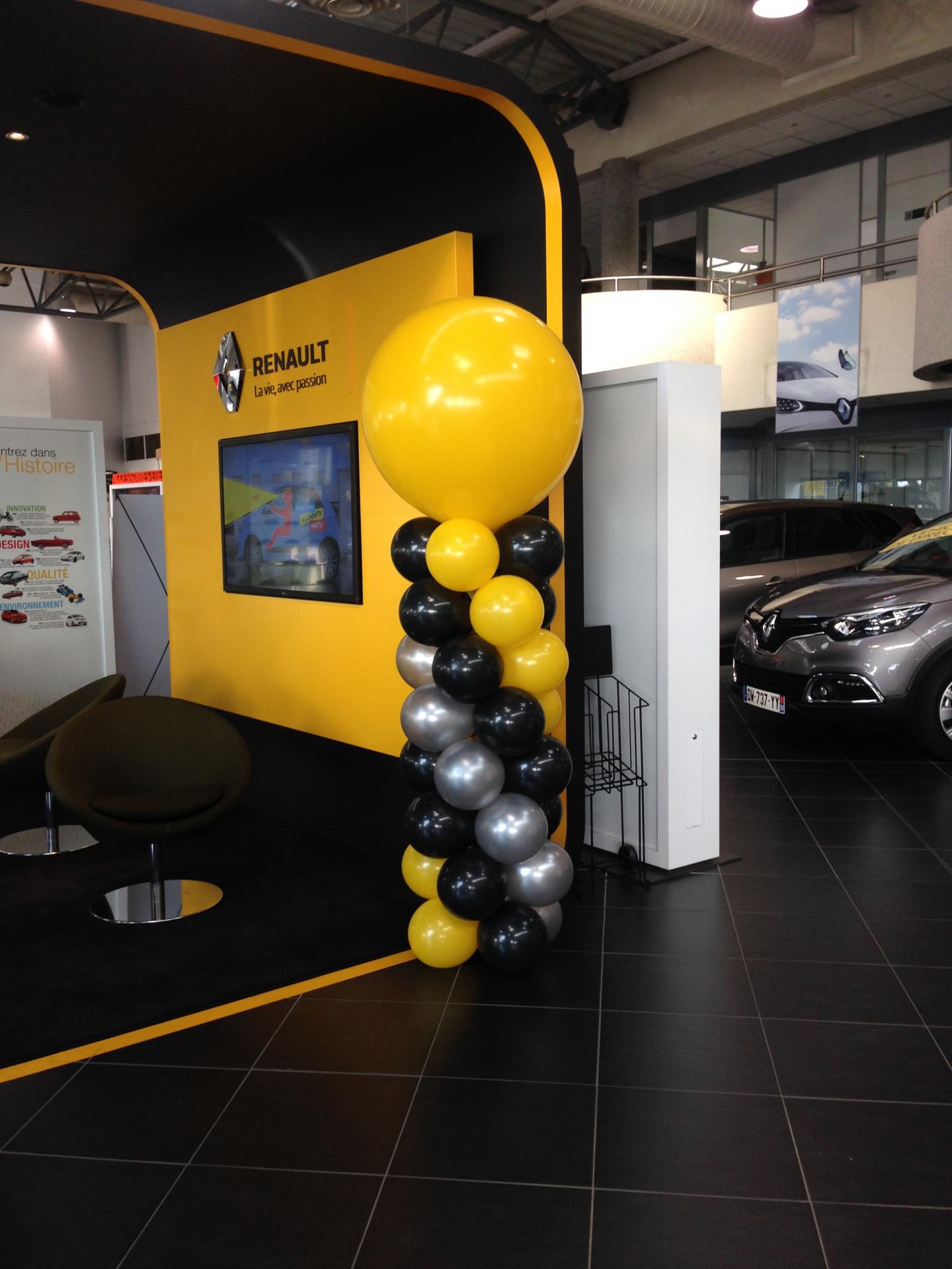 Colonne de ballons Renault