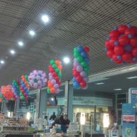 Déco ligne de caisses magasin